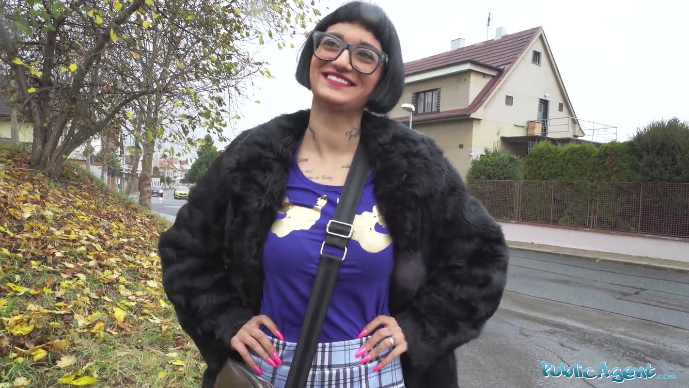 French babe Candy Scott has her wet pussy filled by a big dick