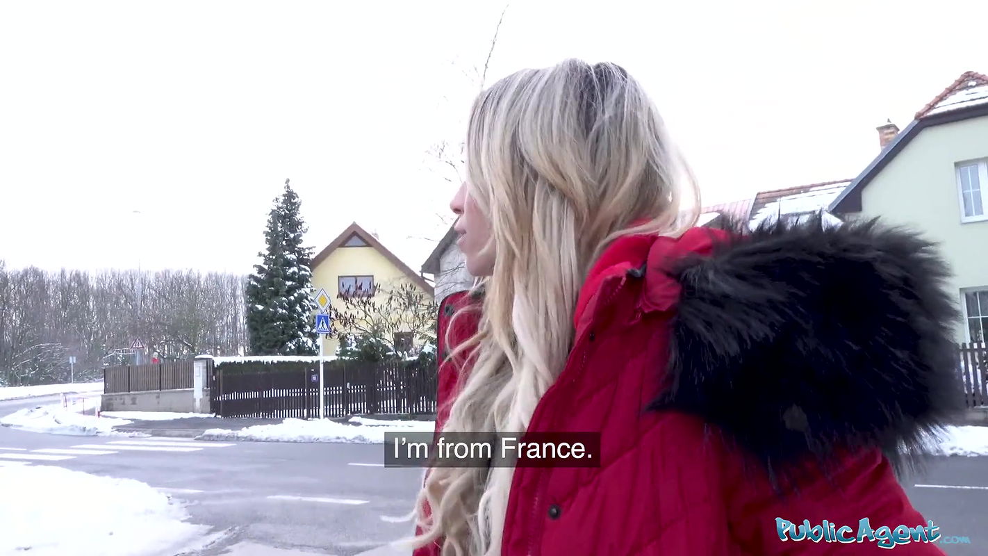 French babe Jennifer Amilton fucks a guy in his office