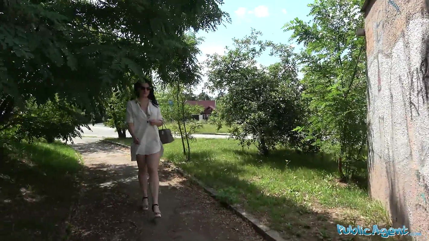 Hot Dark Haired MILF fucks stranger for his cash