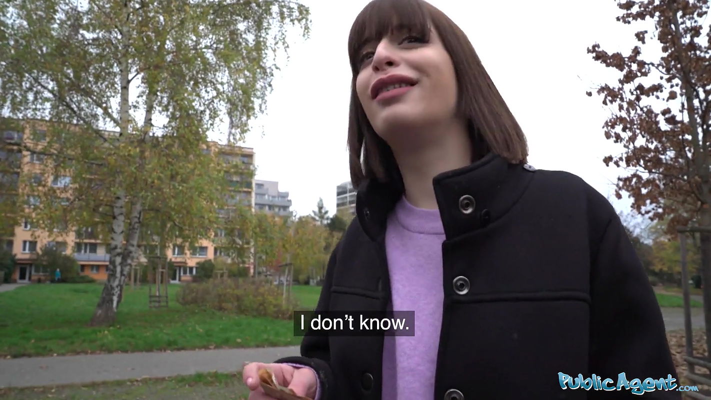 Italian brunette gets her pussy covered in spunk in the spoons position