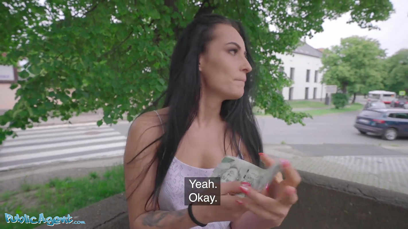 Lexi Dona Flashes Her Pussy For a Load of Cash