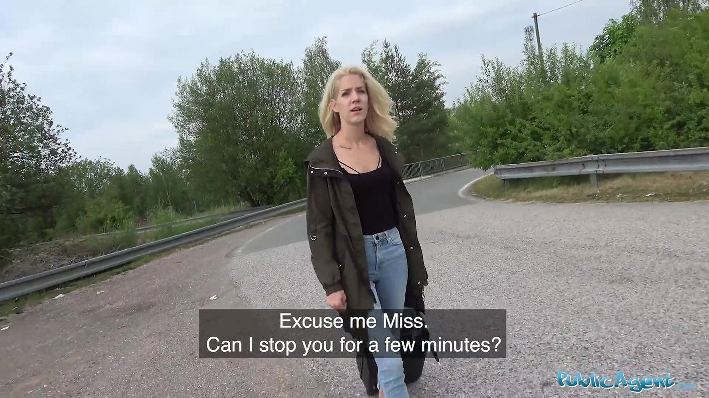 Loud outdoor sex for slim pretty lost blonde