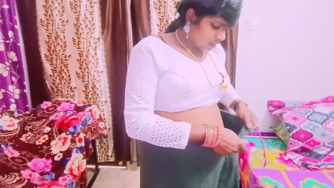 Cheating Sex Beautiful Black Saree Housewife Unfortunately Fucking Husband’s Stepfather Telugu Dirty Talks