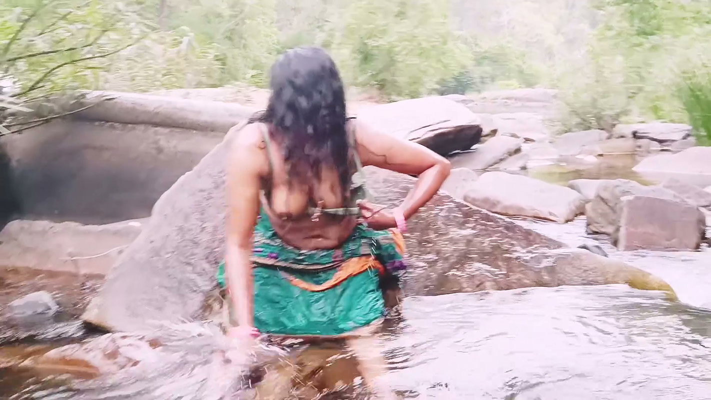 Silk Stepaunty Outdoor Bath Sex in Waterfall Telugu Dirty Talks