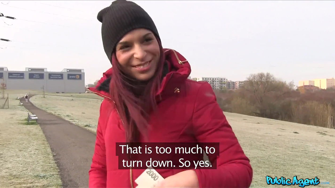 Sexy Redhead Loves Sucking a Fucking in a Strangers Car