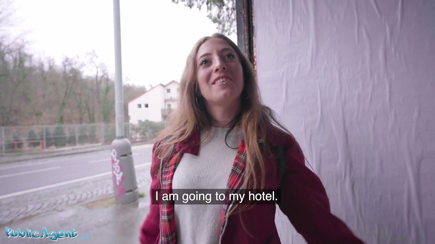 Spanish Punk babe Venom Evil fucked in public