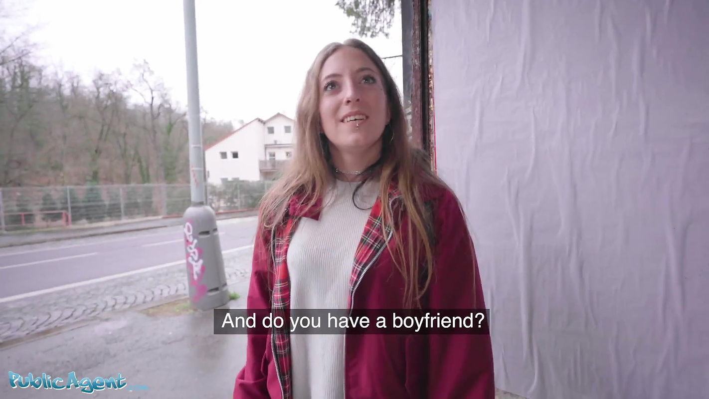 Spanish Punk babe Venom Evil fucked in public