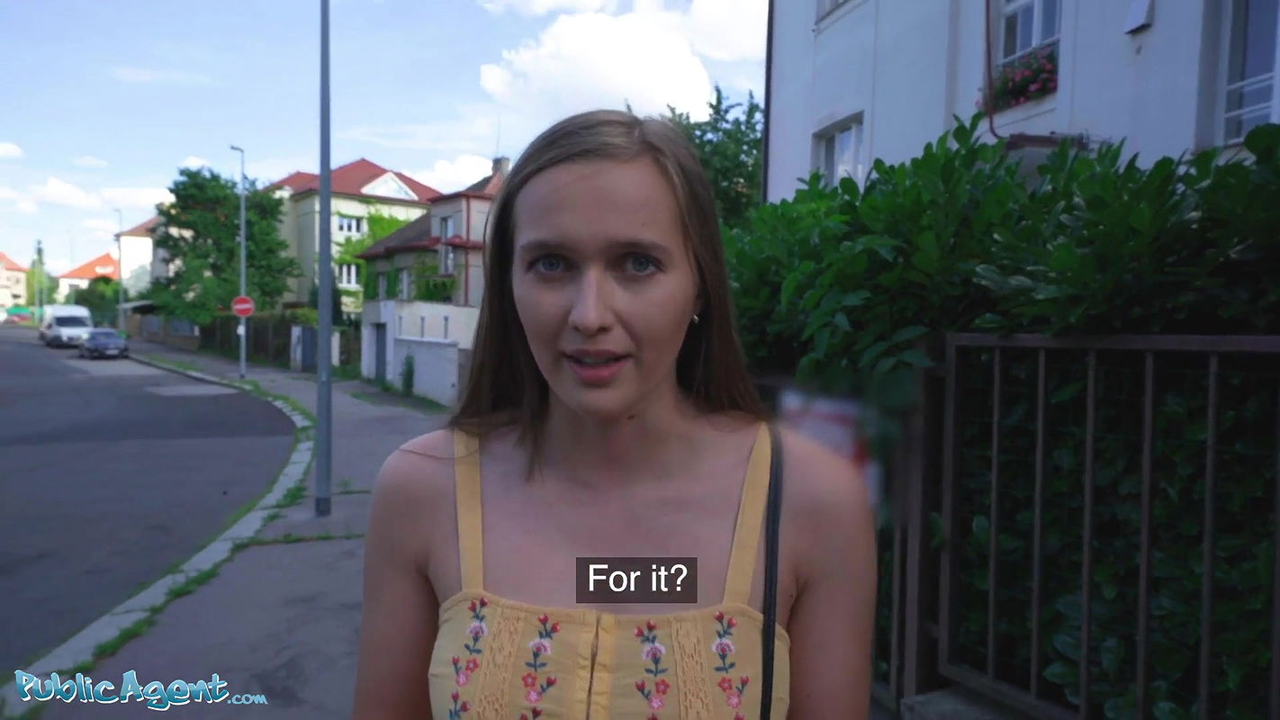 Stacy Cruz Flashes Her Perfect Tits for Cash