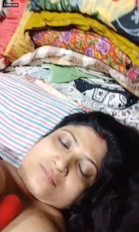 Horny Bengali Boudi Playing With Dildo
