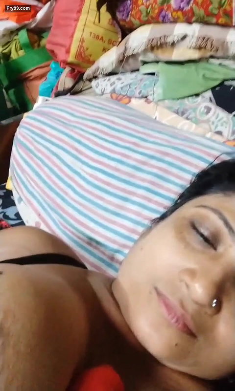 Horny Bengali Boudi Playing With Dildo
