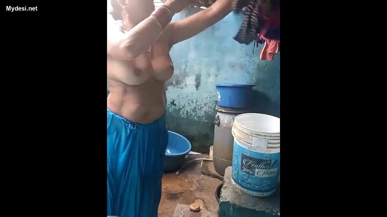 desi aunty nude bath