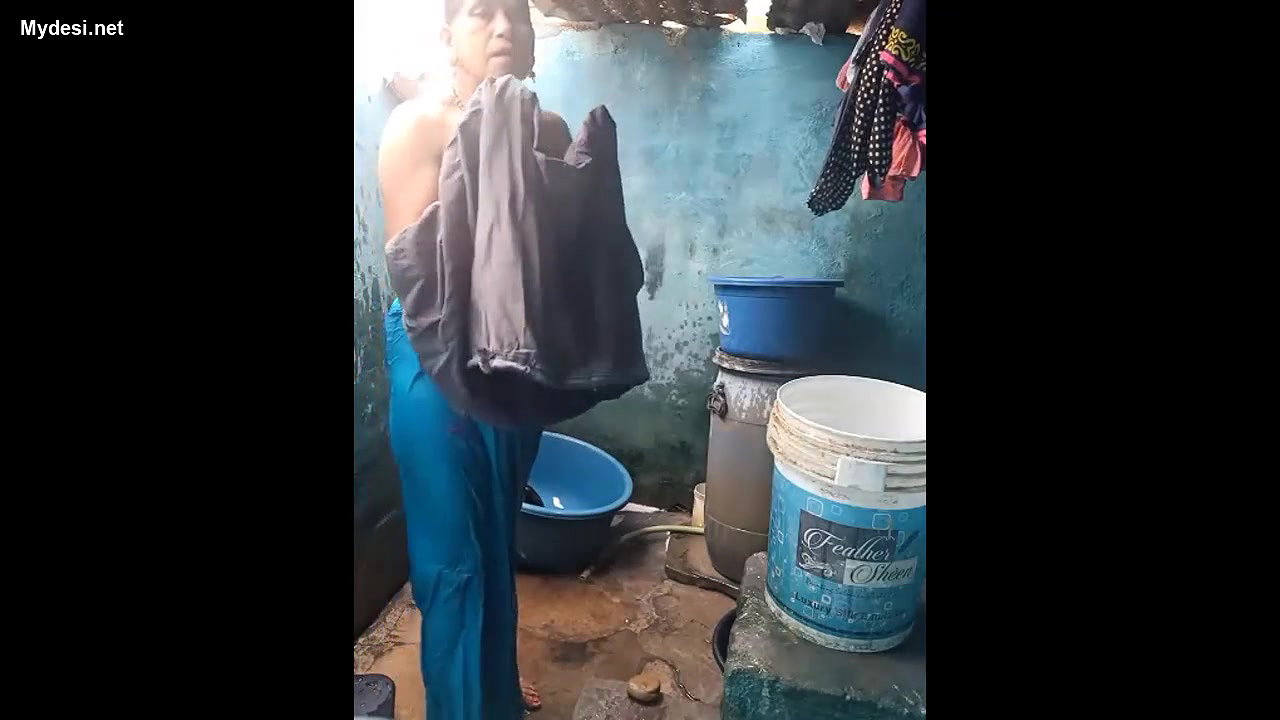 desi aunty nude bath