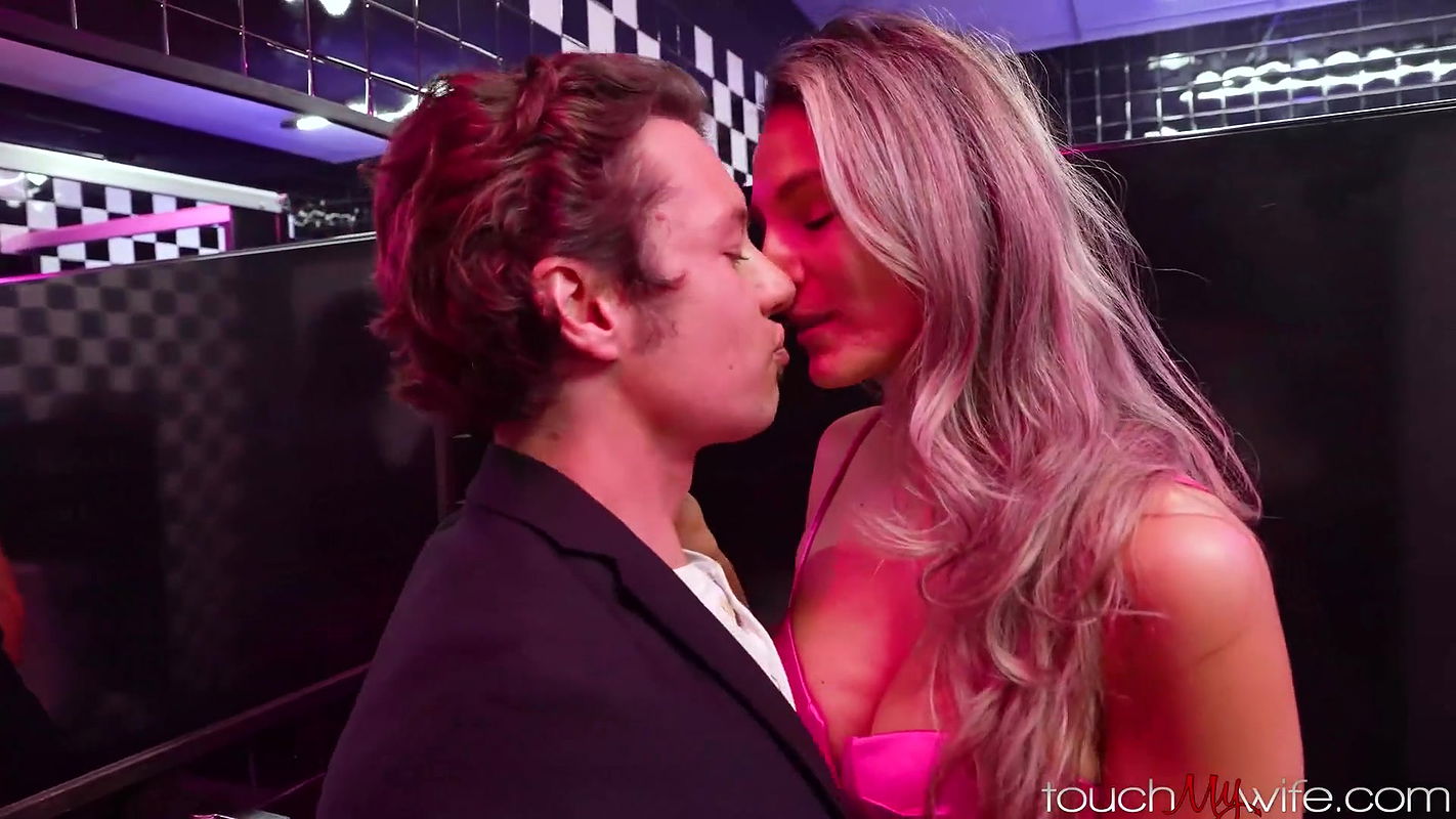 Sharing My Hot Blonde Wife With Another Man in Club Bathroom – Mandy