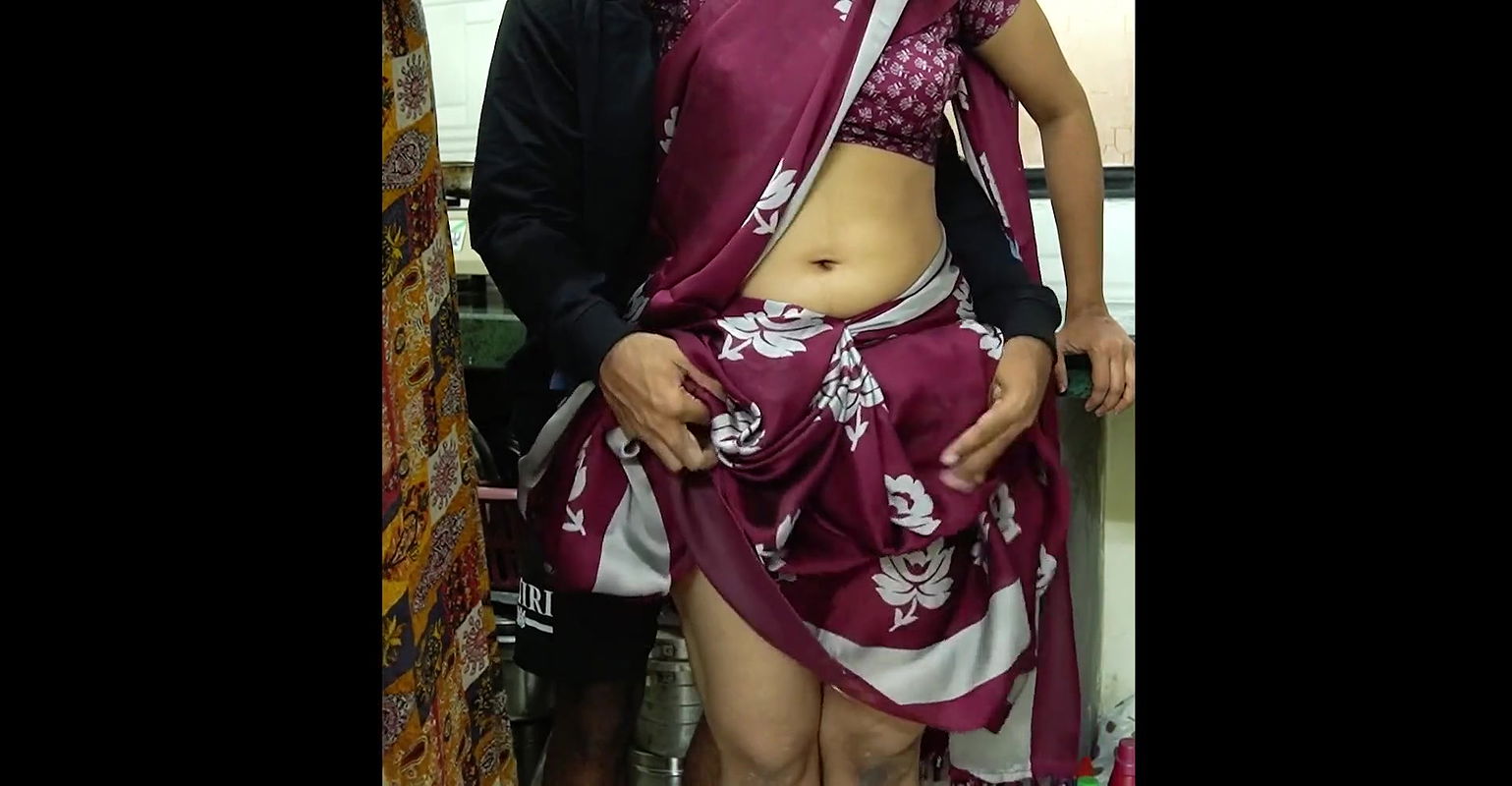 Bhabhi ko kitchen mein chod diya