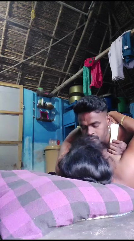 Horny Tamil Village Wife Fingering and Ridding
