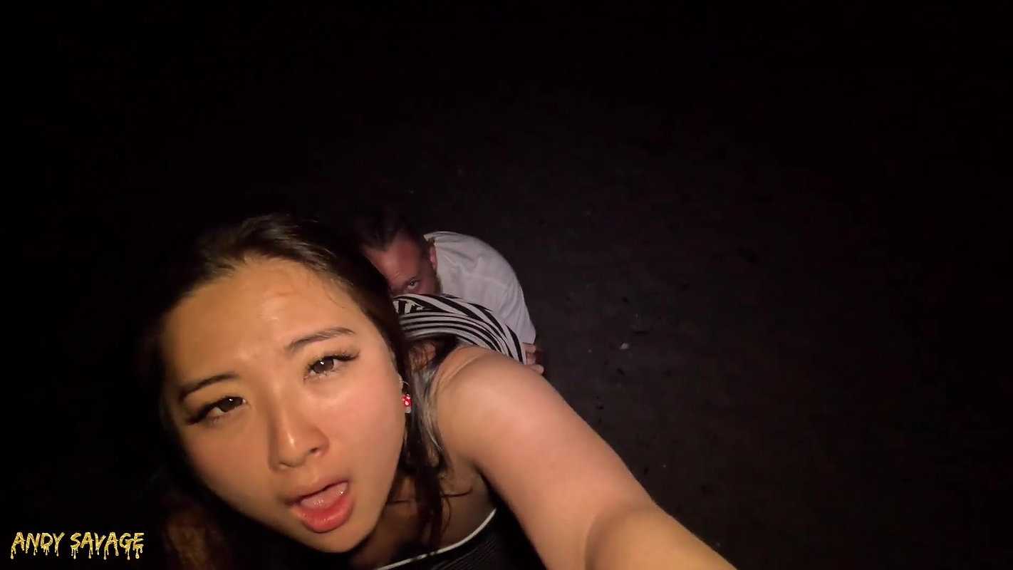 Public BLOWJOB And EATING PUSSY On The Beach LATE Night Adventure