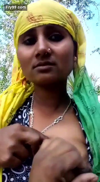 Desi Girl Shows Boobs and Pussy to Lover