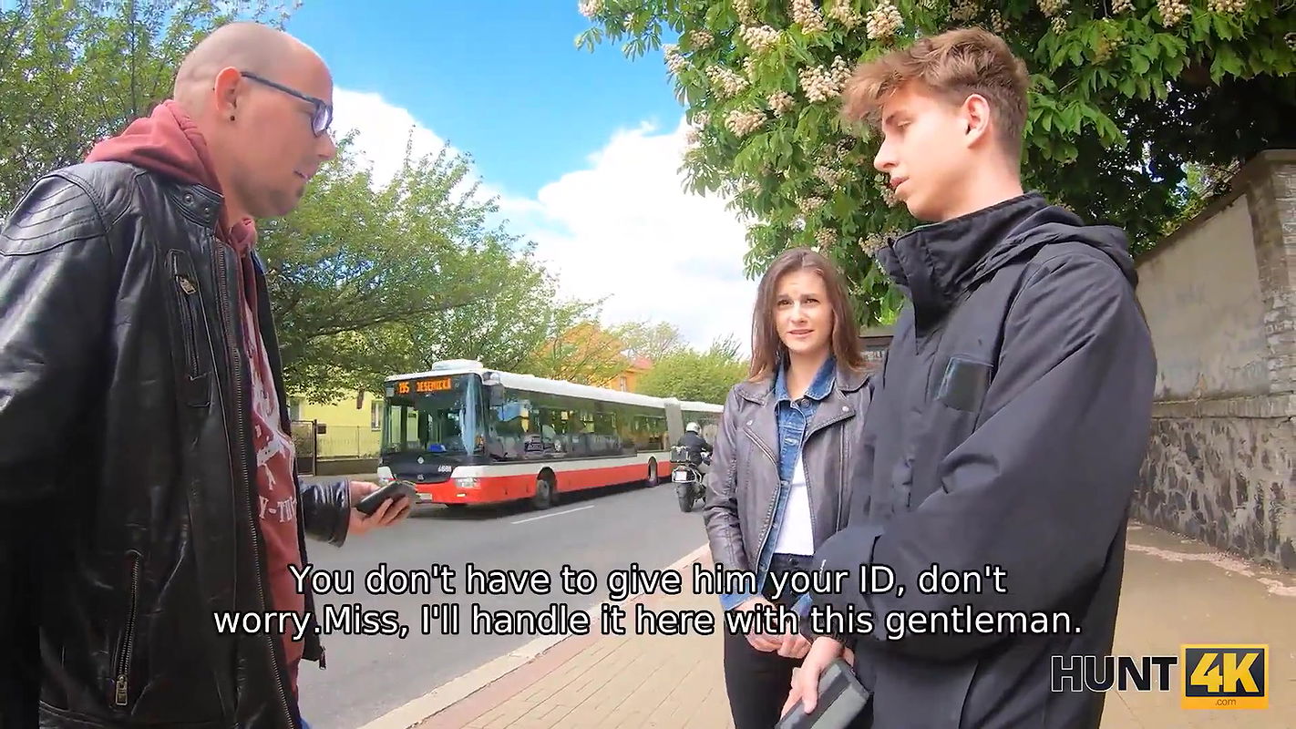 Chick tries sucking before fooling around with BFs sponsor