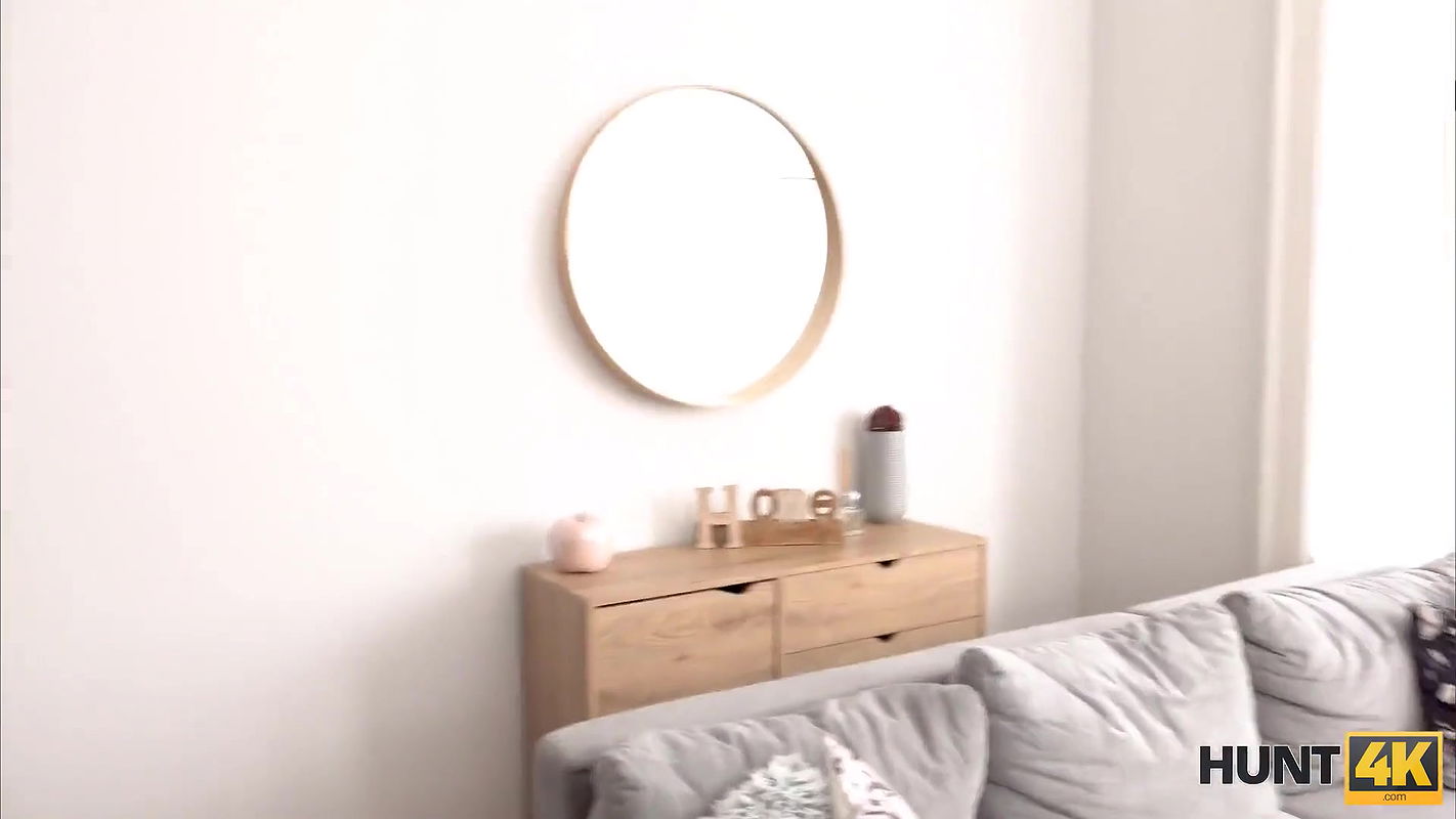 Homeowner helps friend allowing him to penetrate his loved woman