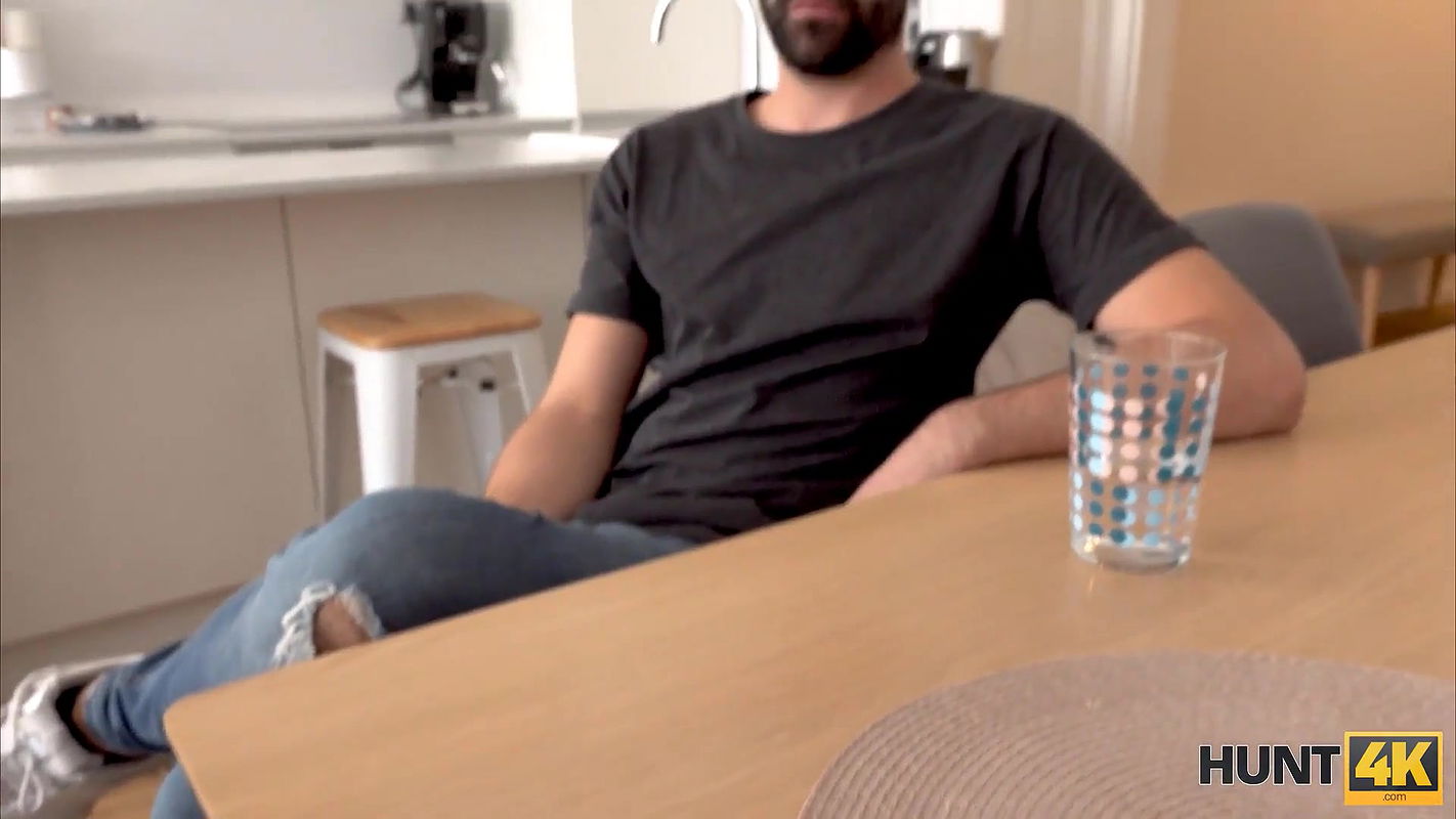 Homeowner helps friend allowing him to penetrate his loved woman