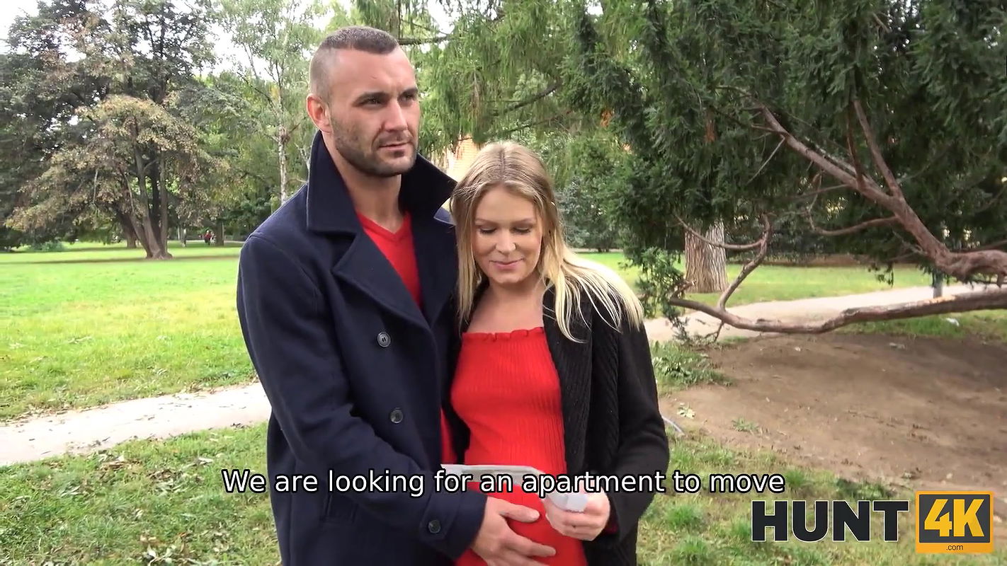 Irresistible pregnant babe gets it on orally and vaginally