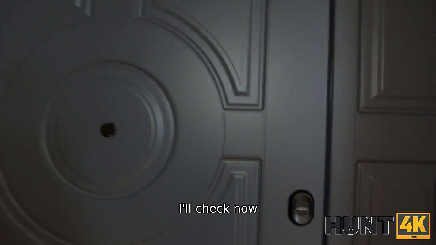 Man bangs honey in ass and pays her boyfriend for anal fun