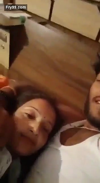 Hubby Record Wife Boobs and Pussy Video