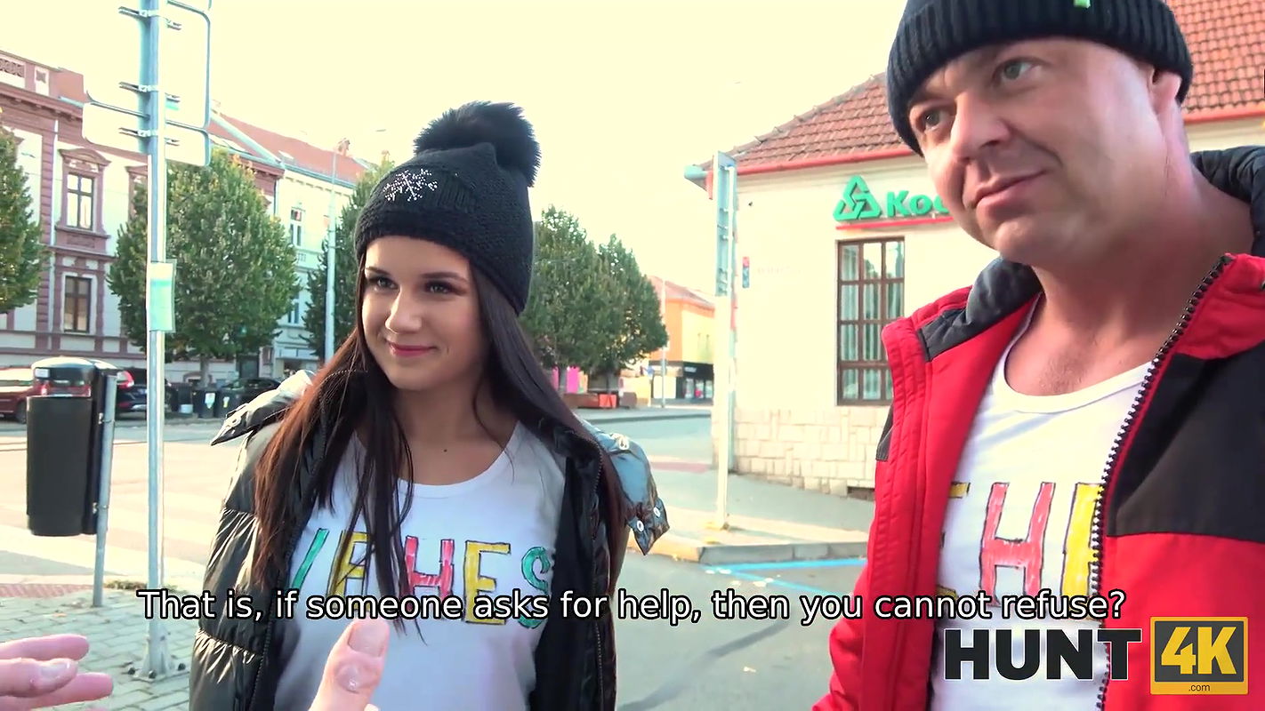 Pornographer gives sexual pleasure to the married tattooed girl