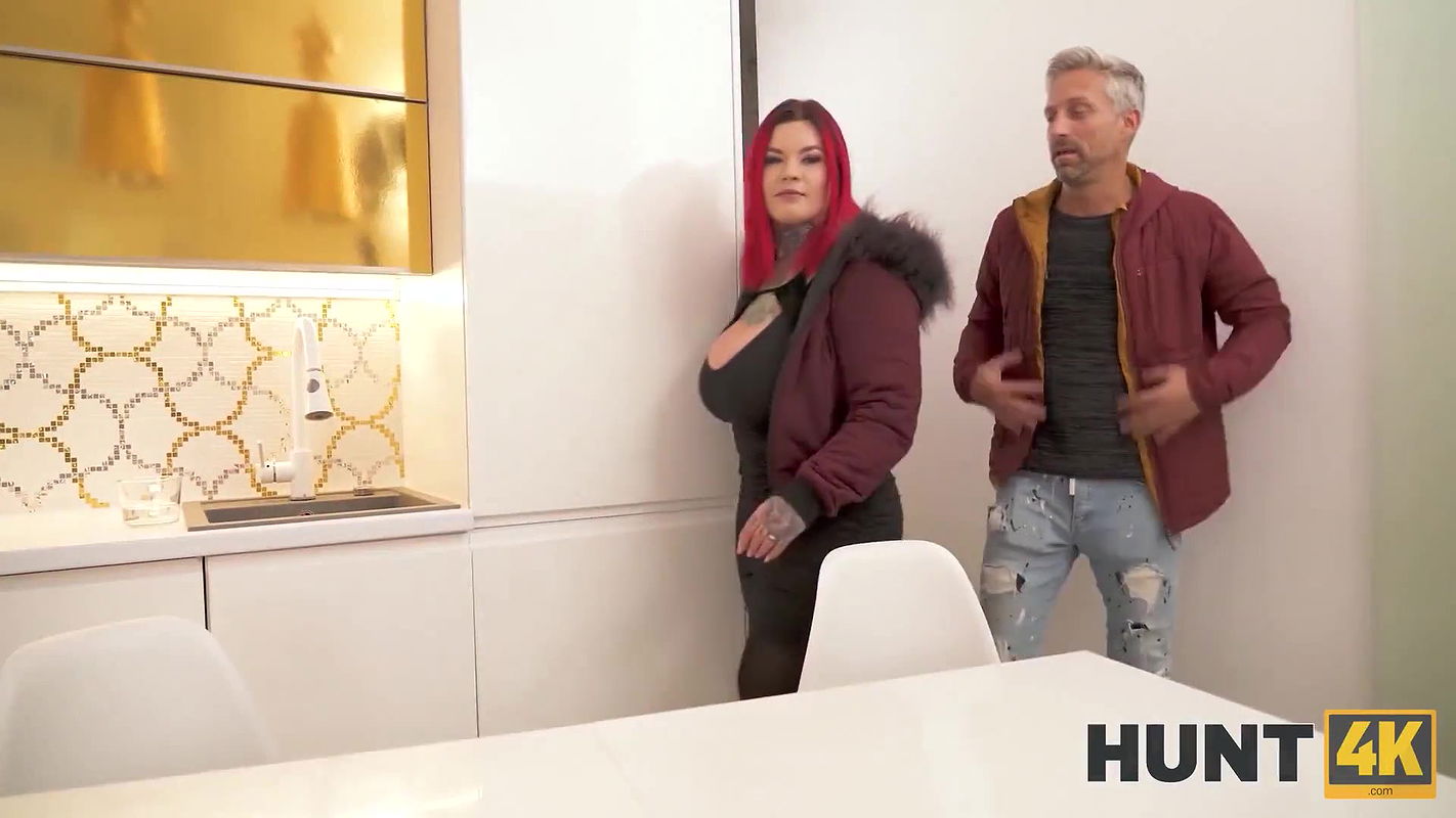 Tattooed Girl Cheating