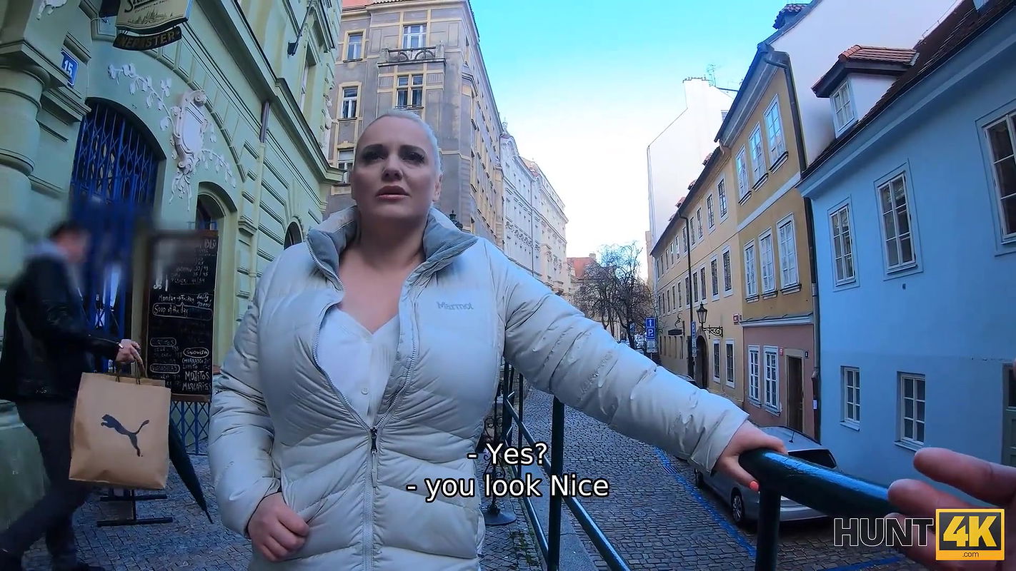 Vindictive girl hooks up with another man to give BF a lesson