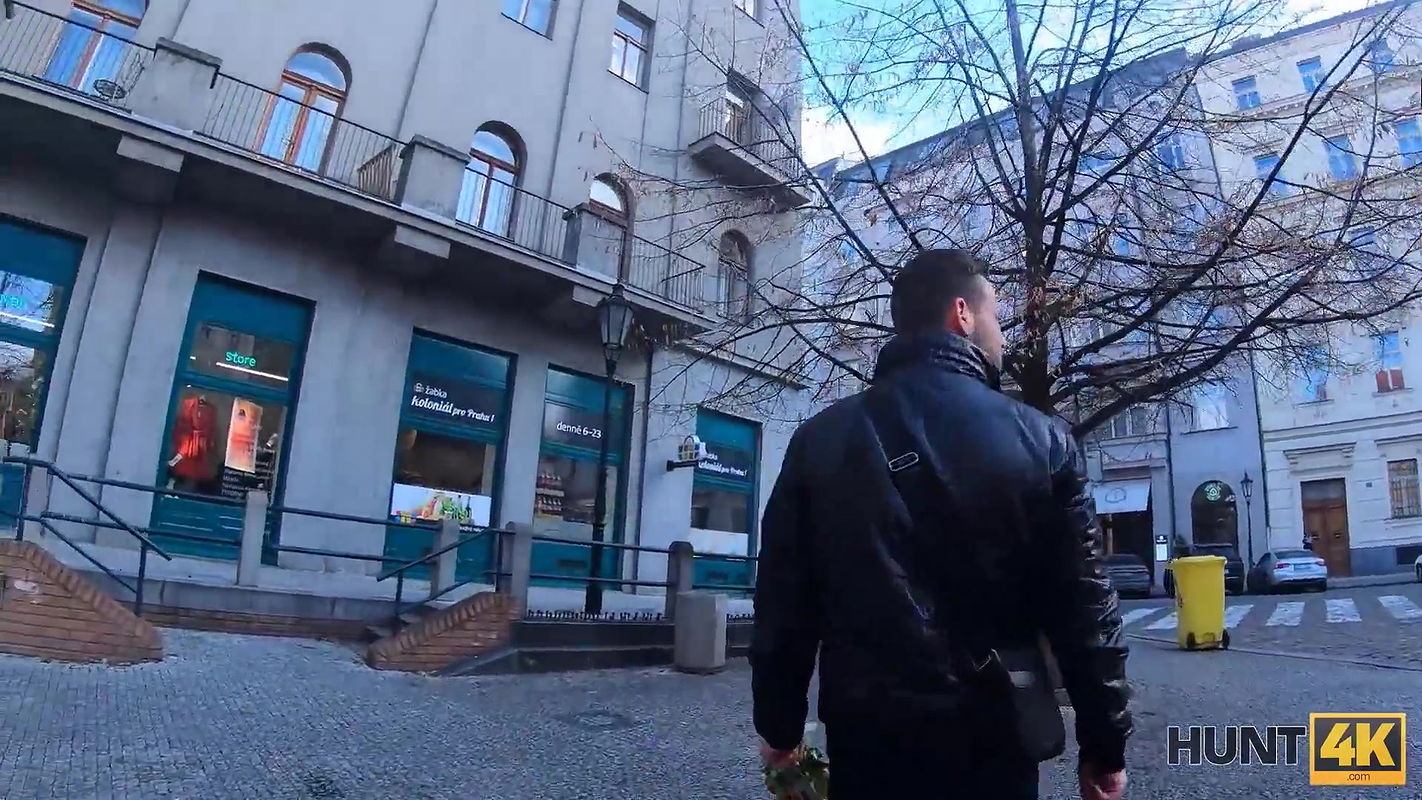 Wanton MILF with hooters decided better to be nailed by stranger