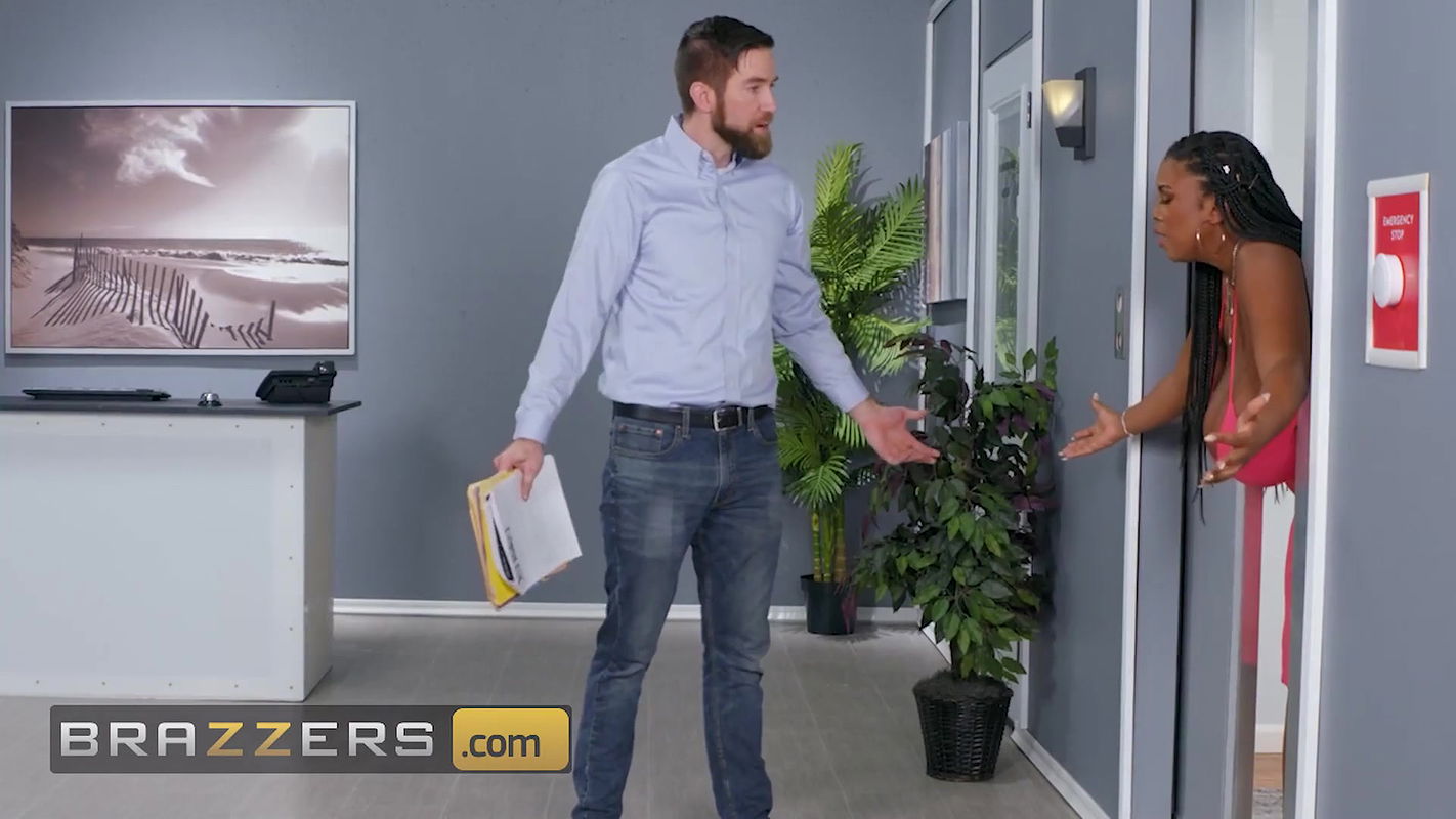 Brazzers – Xander Helps Maserati XXX Get Unstuck By Oiling Her Big Ass & Fucking Her