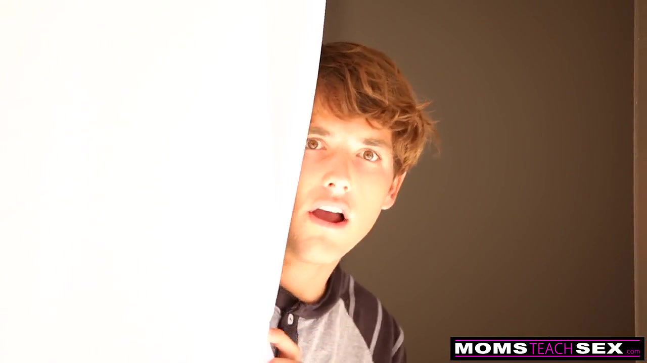 Step Mom ＂It’s about time you experience someone else’s hands on your cock＂ S1：E9