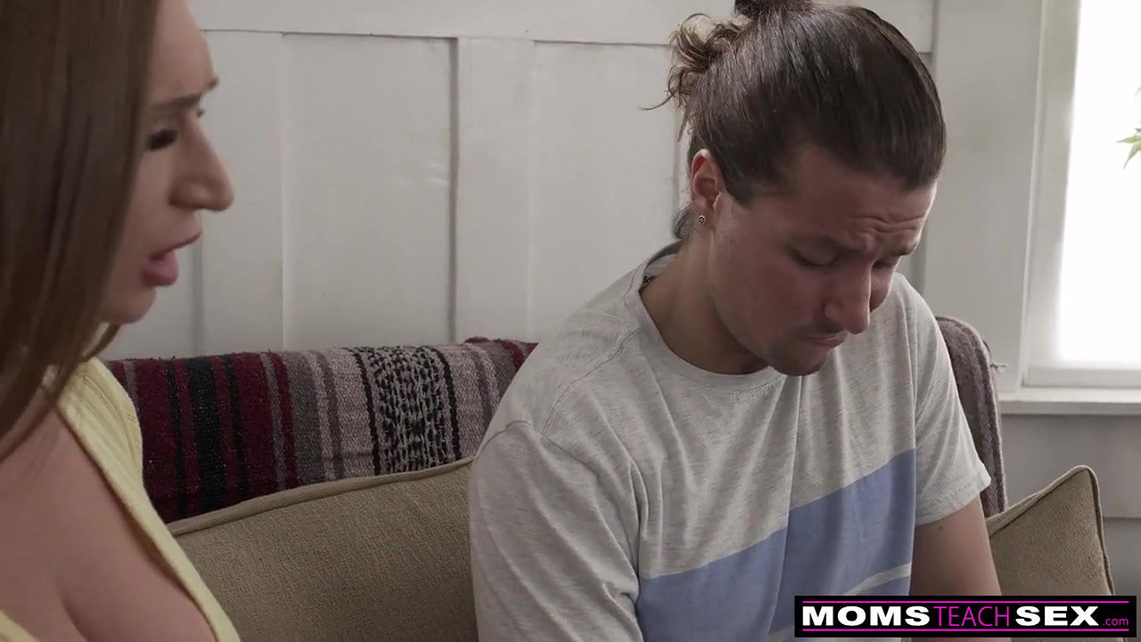 Stepmom Says ＂Lets do this! Impregnate your stepmom!＂ S17：E5