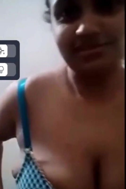 Bhabi Showing Bigboobs to lover