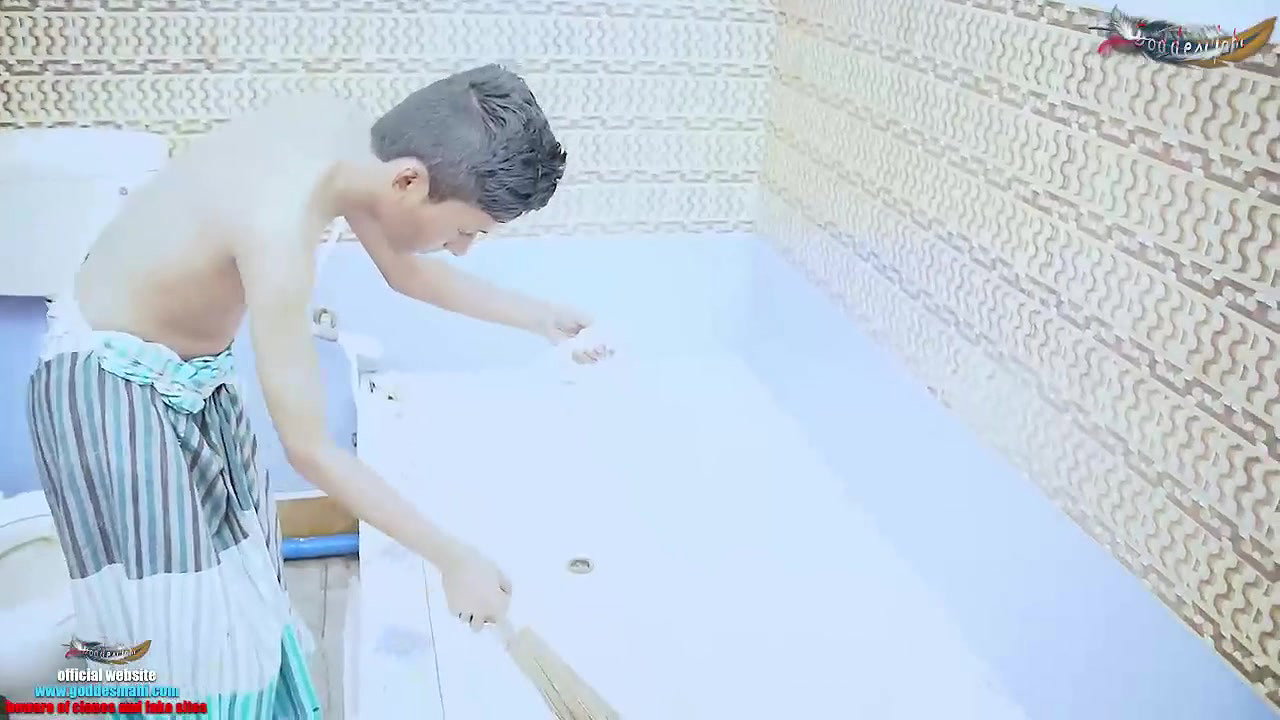 Two Desi Servants Have Sex in the Bathroom in the Absence of the Owner GoddesMahi