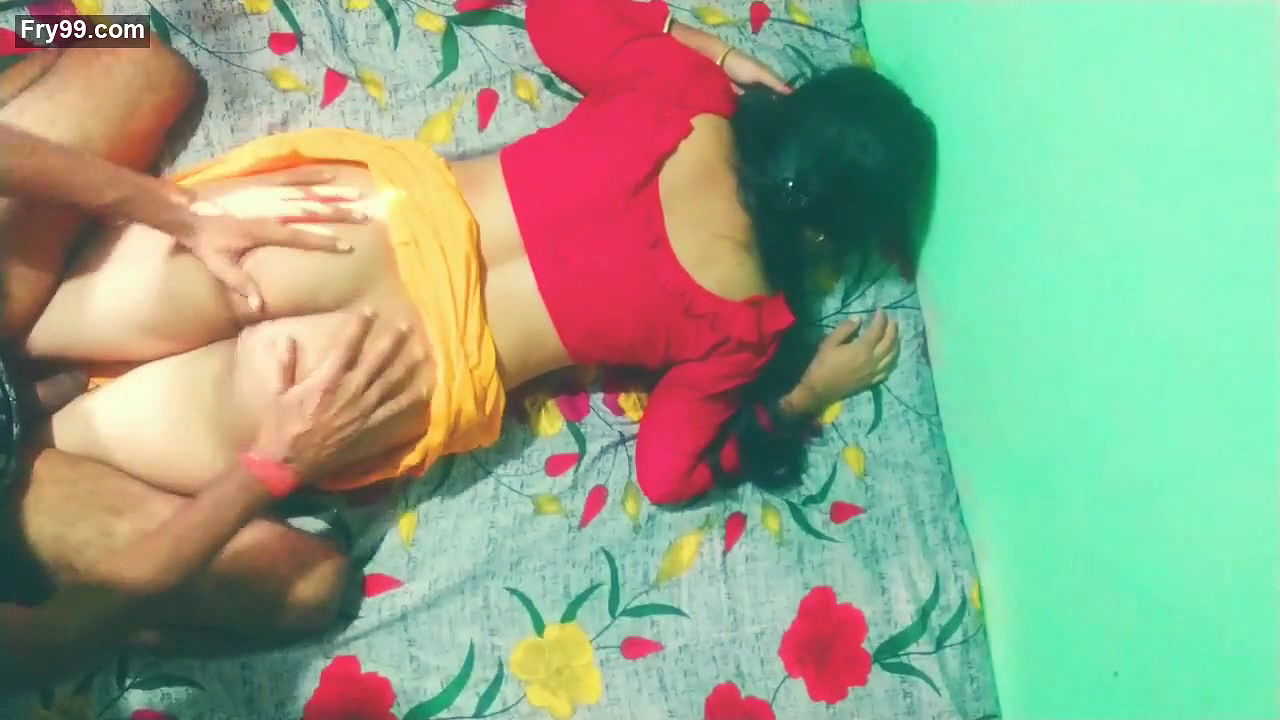 Bhabhi ko ulta kar ke gand ki malish ki or payas bujhai