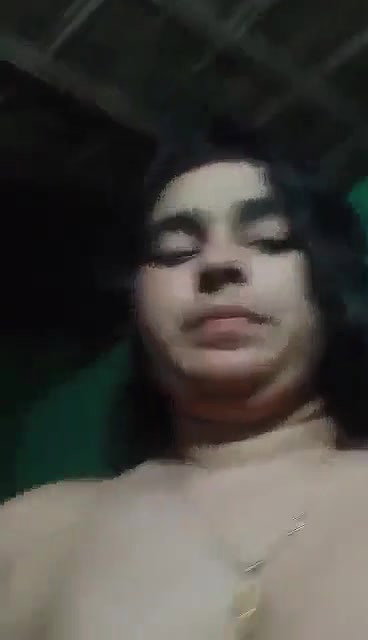 Beautiful Sexy Village HouseWife Showing