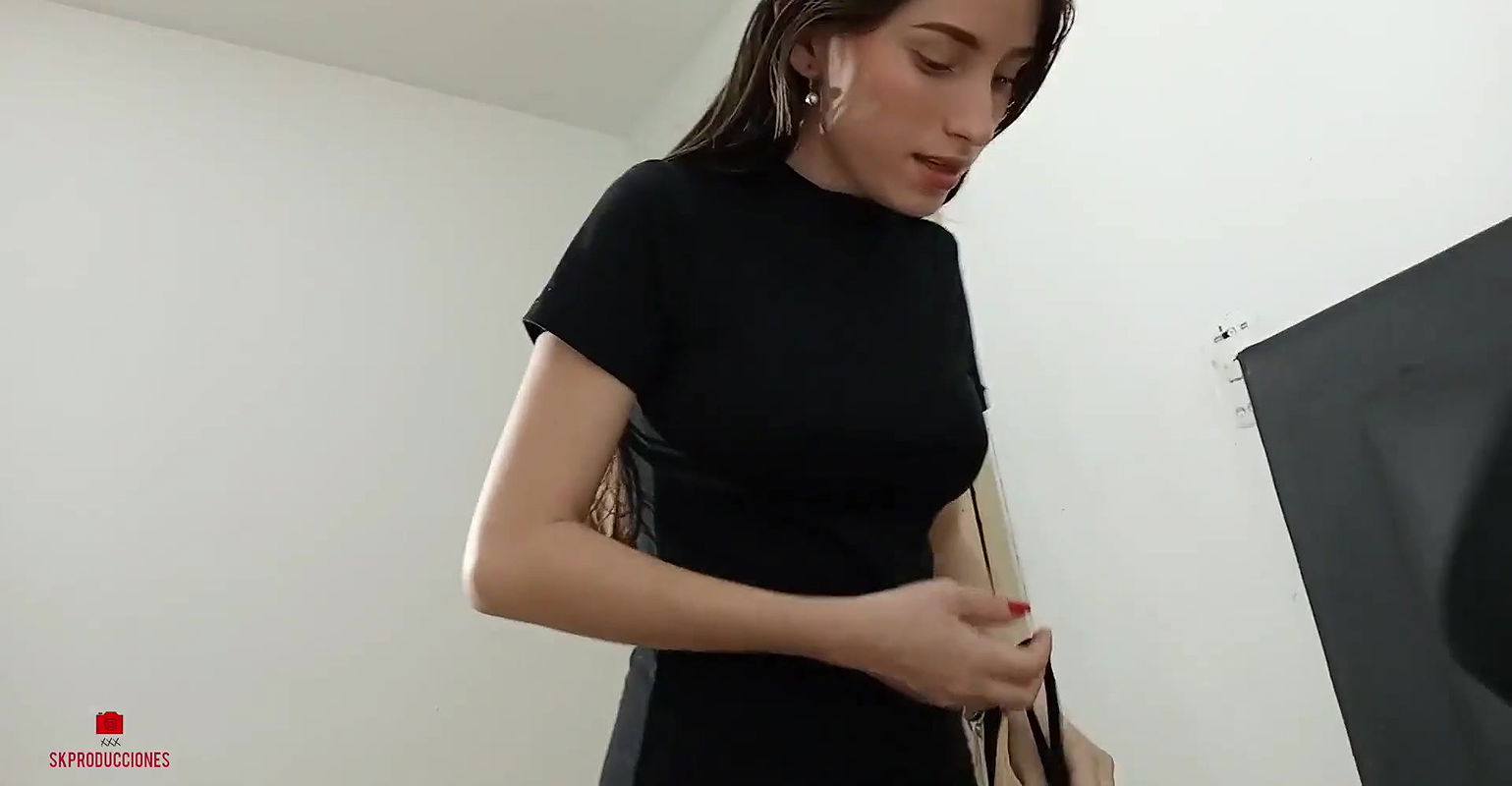 I ask my stepsister not to go to a party, fucking her hard. (PART 1)