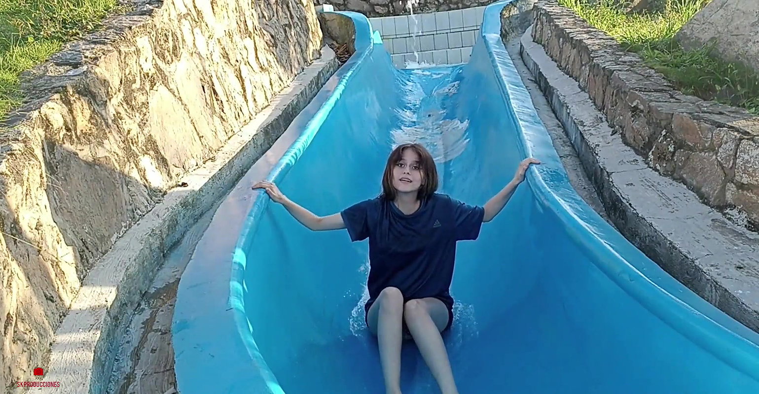 my stepsister gets stuck in the pool and I take advantage of the moment to fuck her. (Part 1)