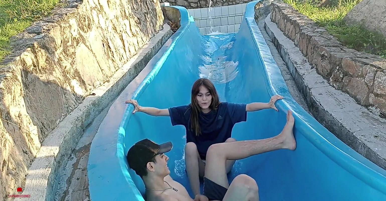 my stepsister gets stuck in the pool and I take advantage of the moment to fuck her. (Part 1)