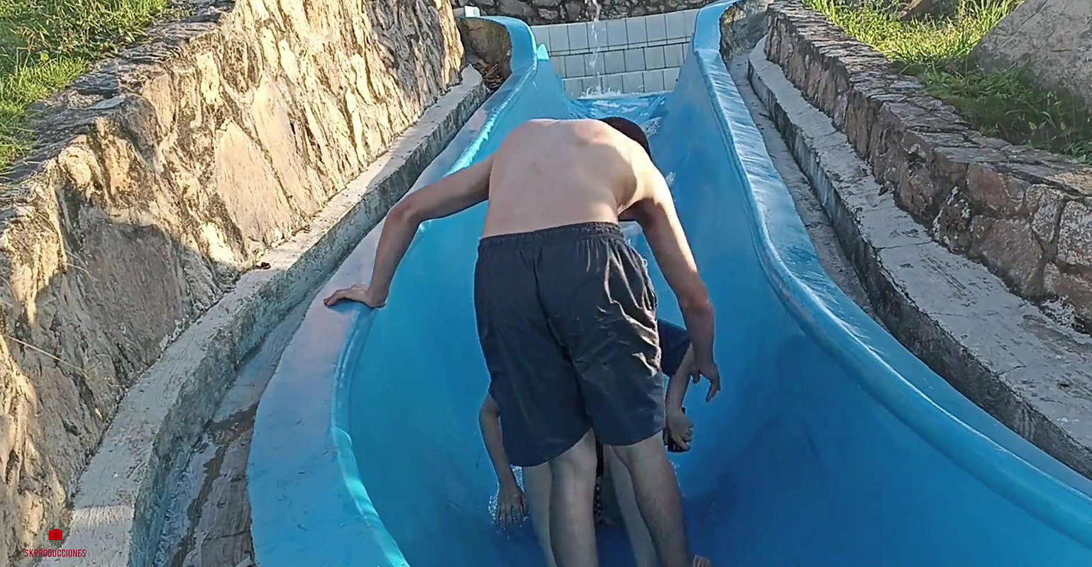 my stepsister gets stuck in the pool and I take advantage of the moment to fuck her.