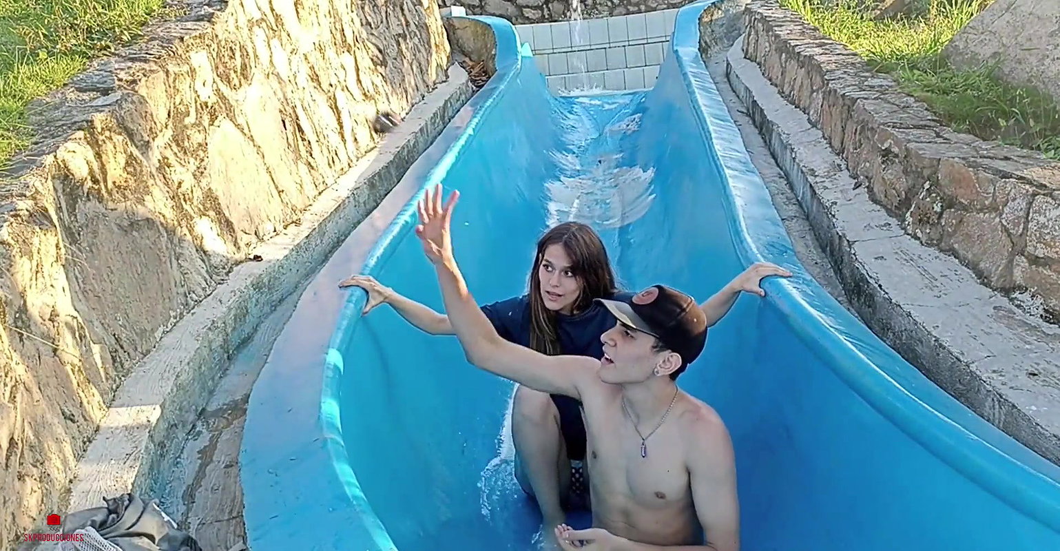 my stepsister gets stuck in the pool and I take advantage of the moment to fuck her.