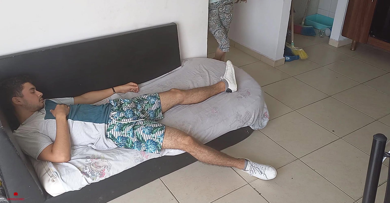 THAT？ What are you doing, stepsister, why are you sucking me off？