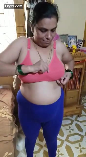 Desi sexy bhabi nice boobs
