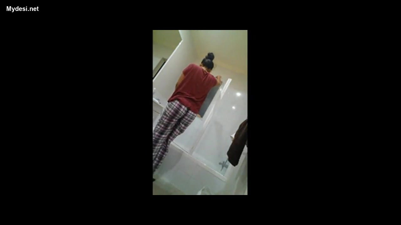 indian girl in bathroom naked