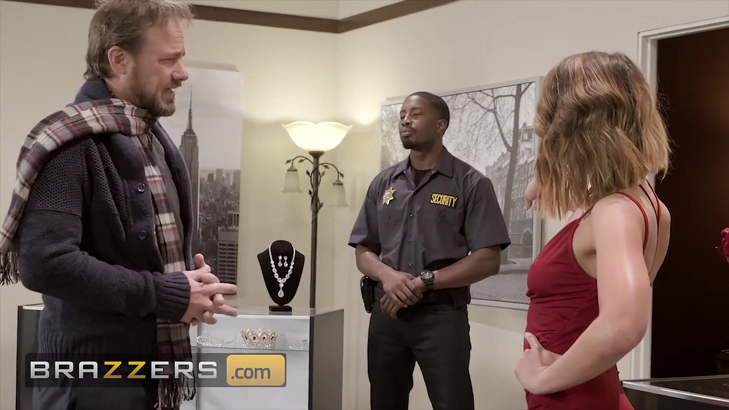 Brazzers – Adriana Chechik Prefers To Fuck The Security Guard Isiah Maxwell Than Buy Jewelry