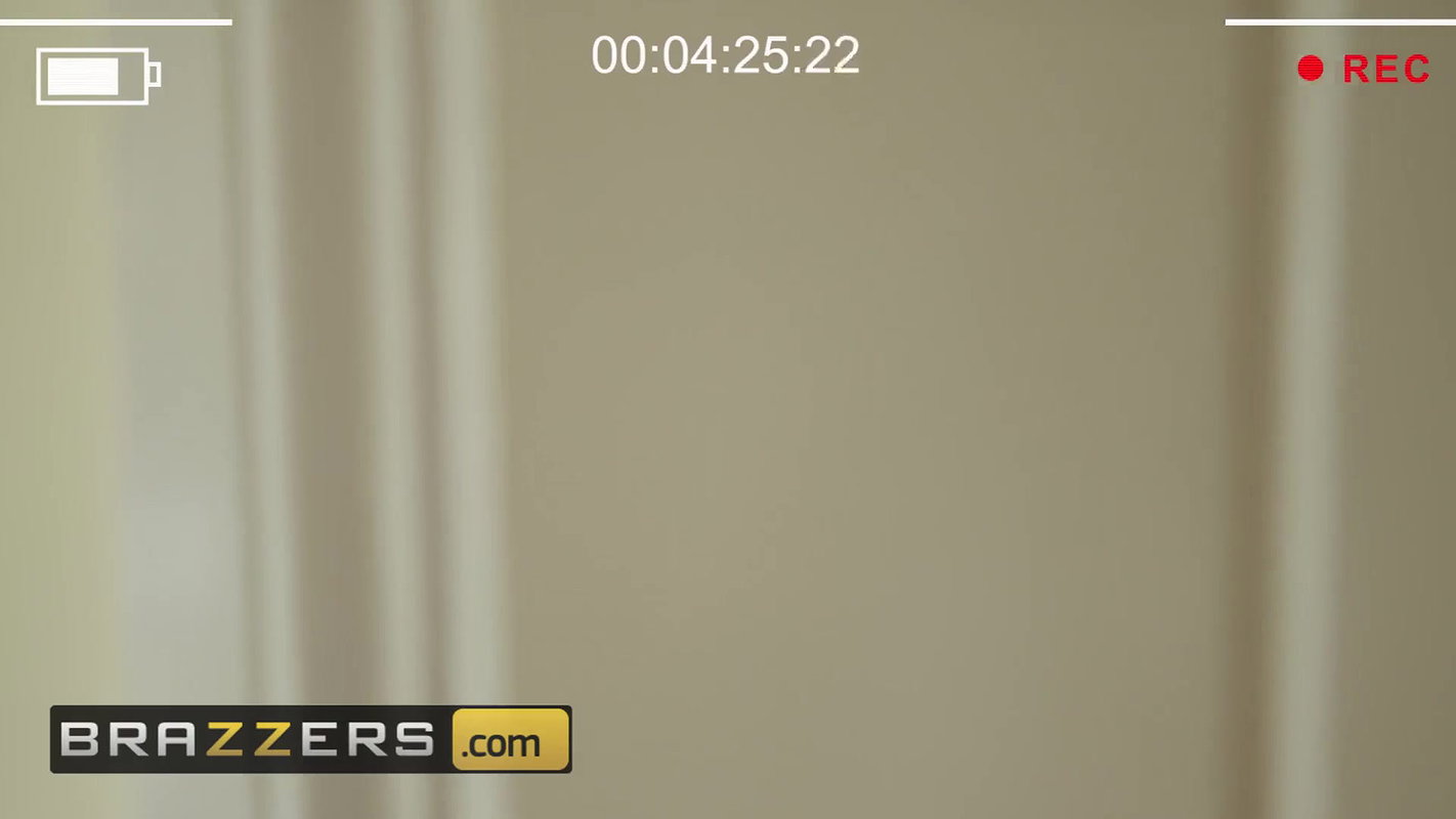 Brazzers – Big tit milf Stacey Saran cucks husband with Neighbor