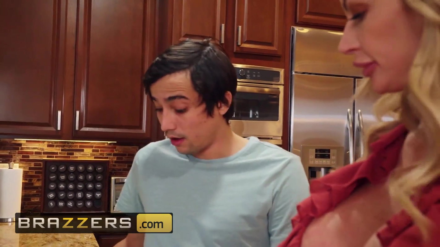 Brazzers – Busty MILF Joslyn James gets fucked hard by her sons friend