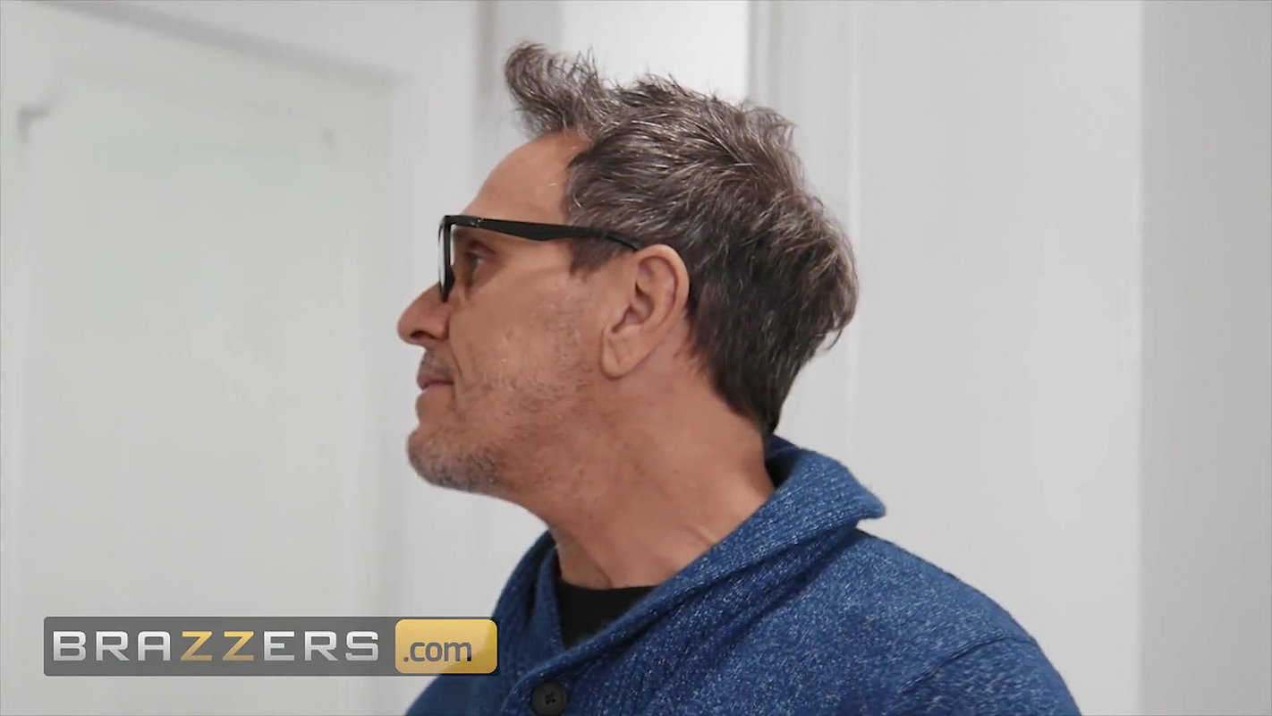 Brazzers – Curvy babe Angela White with huge natural tits butt fucked hard